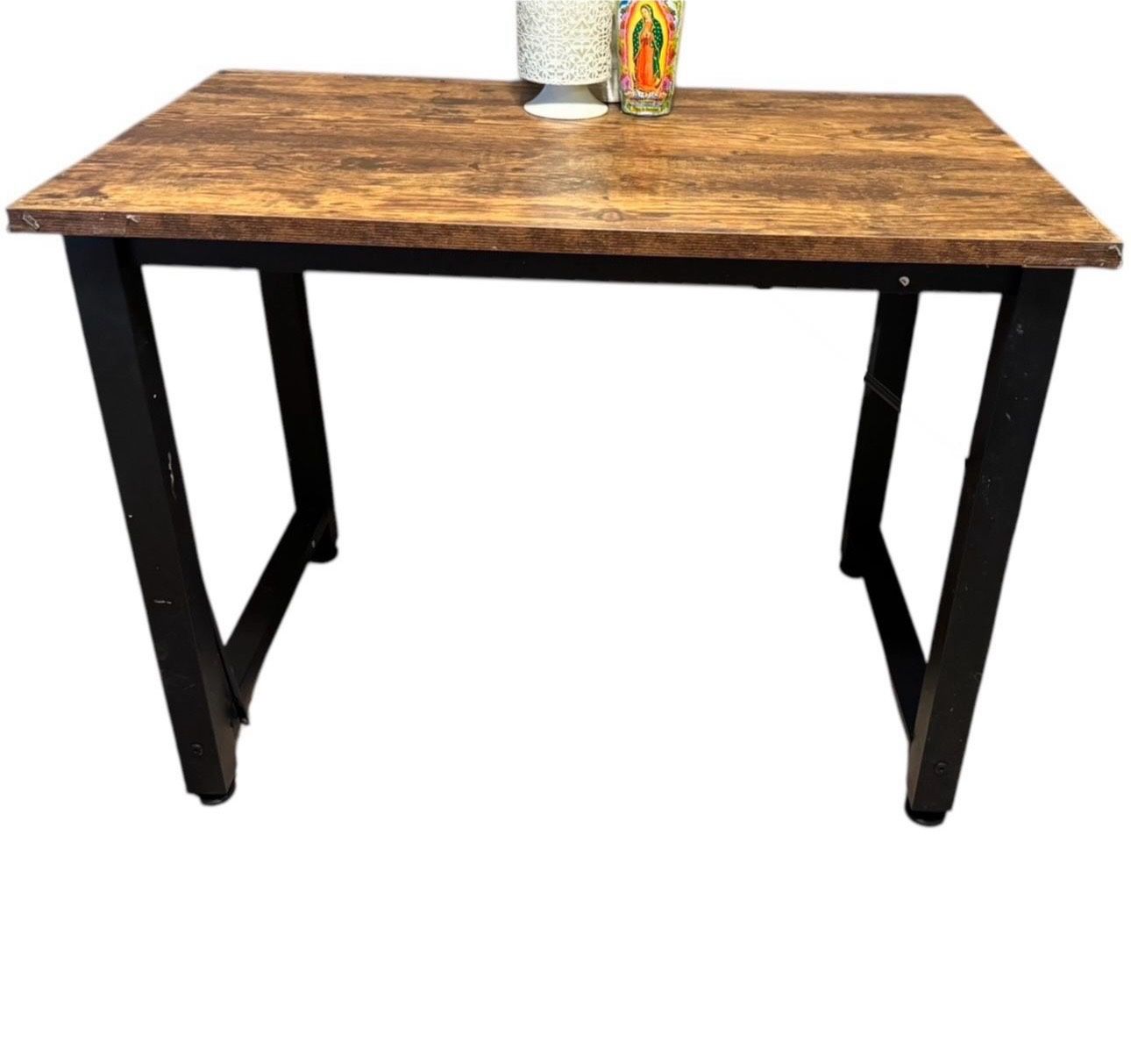 IRONCK Small Dining Table, Farmhouse Kitchen Table, Heavy Duty Metal Frame, Wood Dining Room Table 39.4 Inch, Rustic Brown
