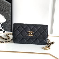 WOC Fashionista Chanel Bag 