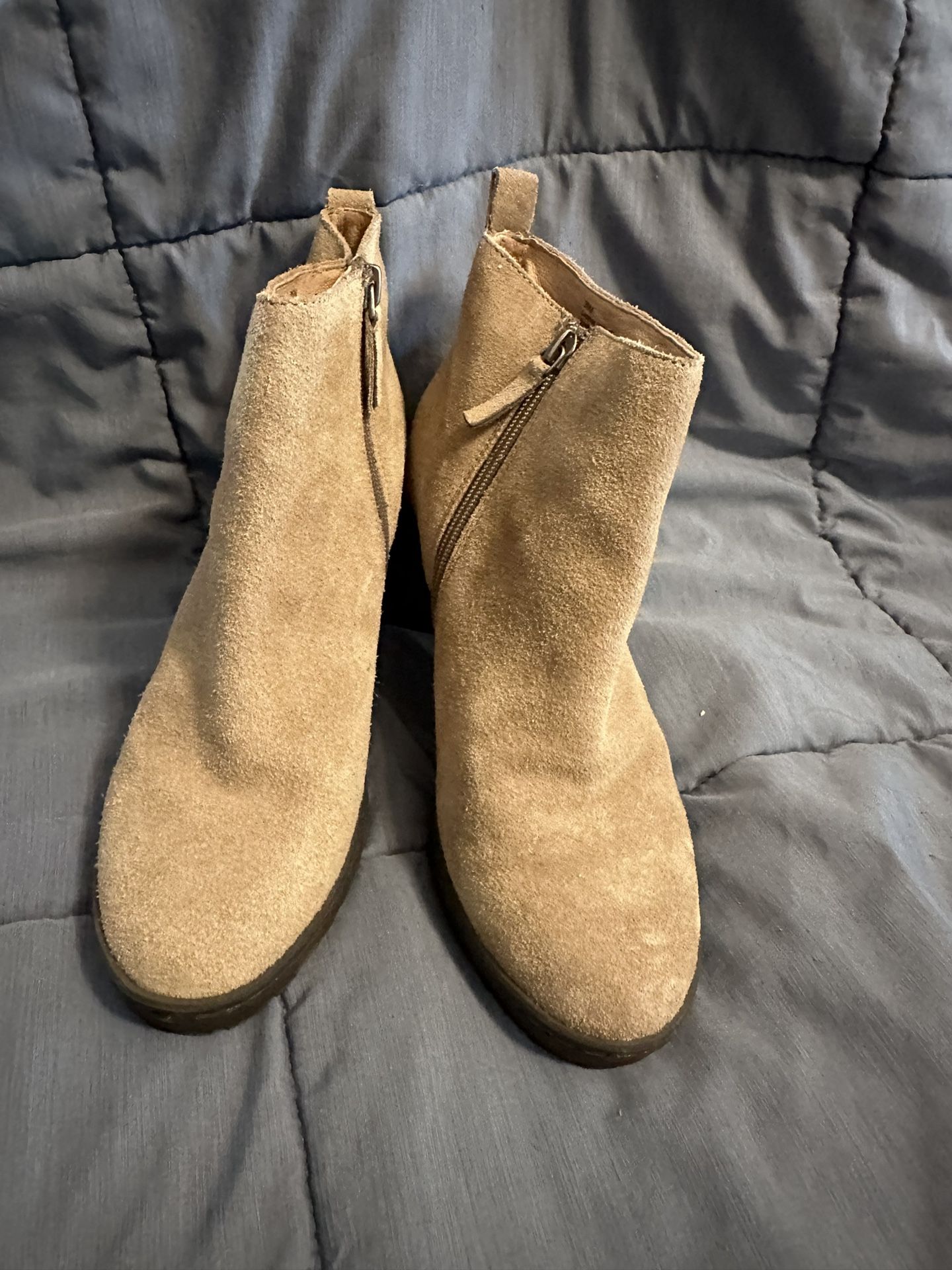 Womens Caslon Booties