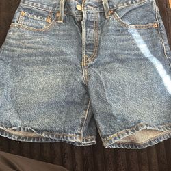 Levi 501 women mid Thigh Shorts 