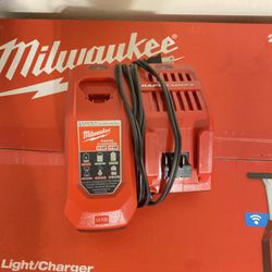 Milwaukee M12 & M18 Charger 
