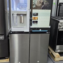 Brand New Samsung Bespoke Flex 4 Door Refrigerator With Family Hub  