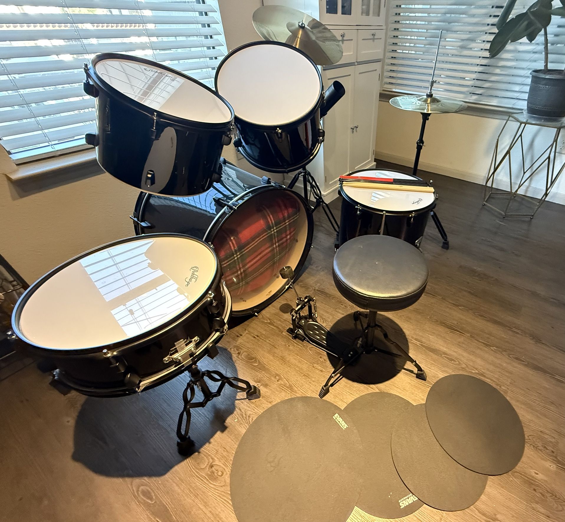 ASHTHORPE 7-Piece Drum Set – Black (Extras Included)