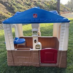 Step2 Neat & Tidy Cottage Playhouse