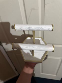 Bracelet jewelry holder
