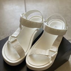 NEW DKNY Sandals