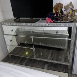 Bed Set With Crystals