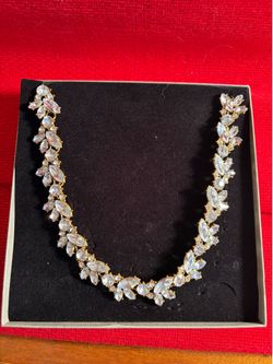 Rhinestone necklace new see description