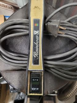 RAINBOW VAC VINTAGE TOTALLY WORKING INCLUDES EXTENSION SWEEPER AND ROLLER STAND