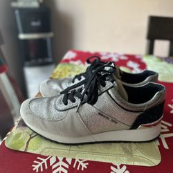 MICHAEL KORS NICE WOMEN SHOES SIZE 10 M LIKE NEW CONDITION