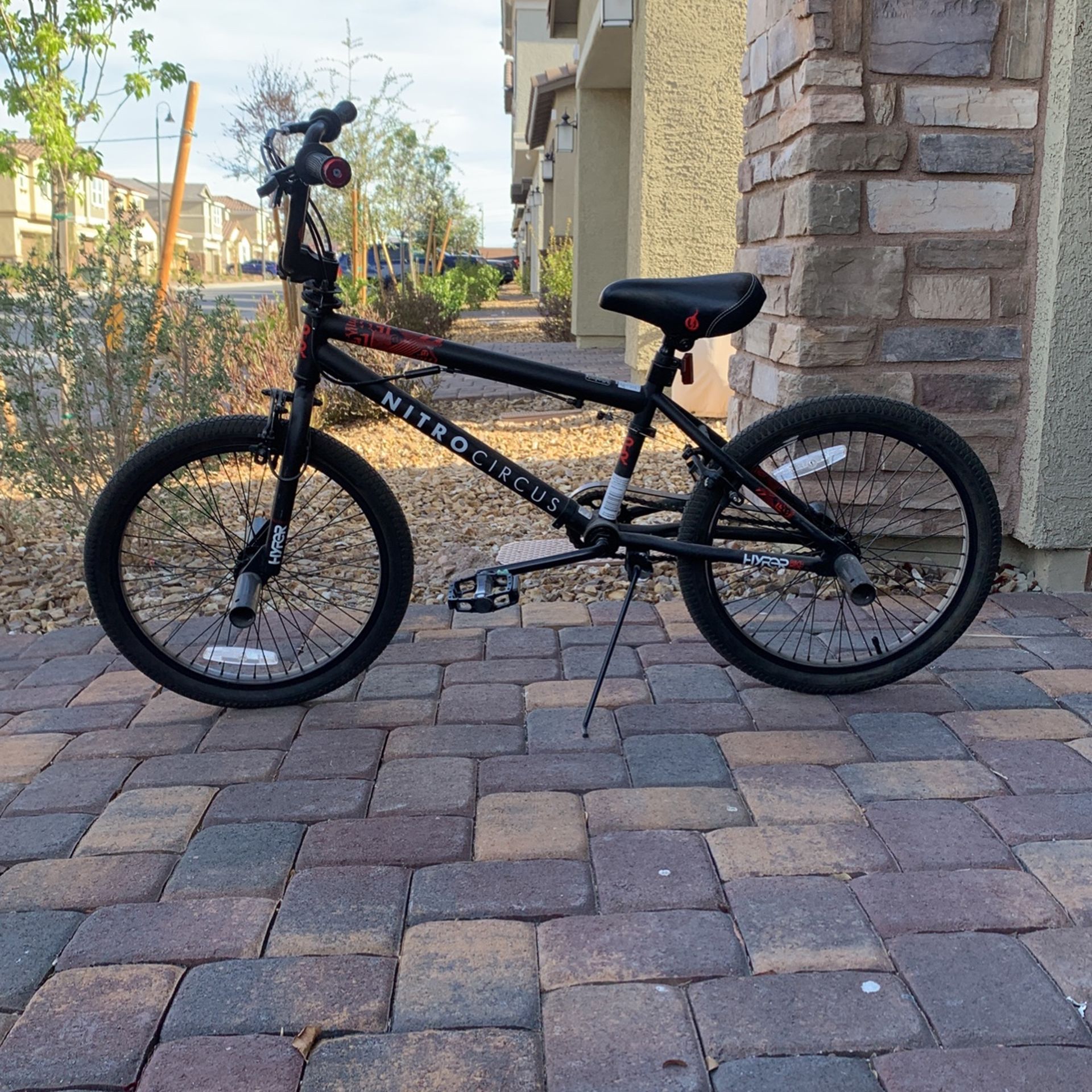 20” Hyper/ Nitro Circus BMX Bike w/ Front & Rear Pegs