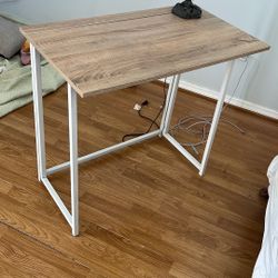 Collapsible desk 