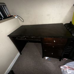 Free Writing Table For Pick Up 