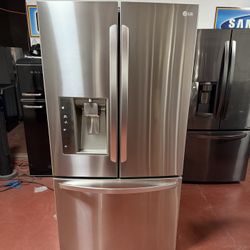 LG 3-door refrigerator in very good condition with water and ice dispenser working perfectly. Dimensions 35 3/4 (W) x 30 7/8 (D) x 70 (H). They are de