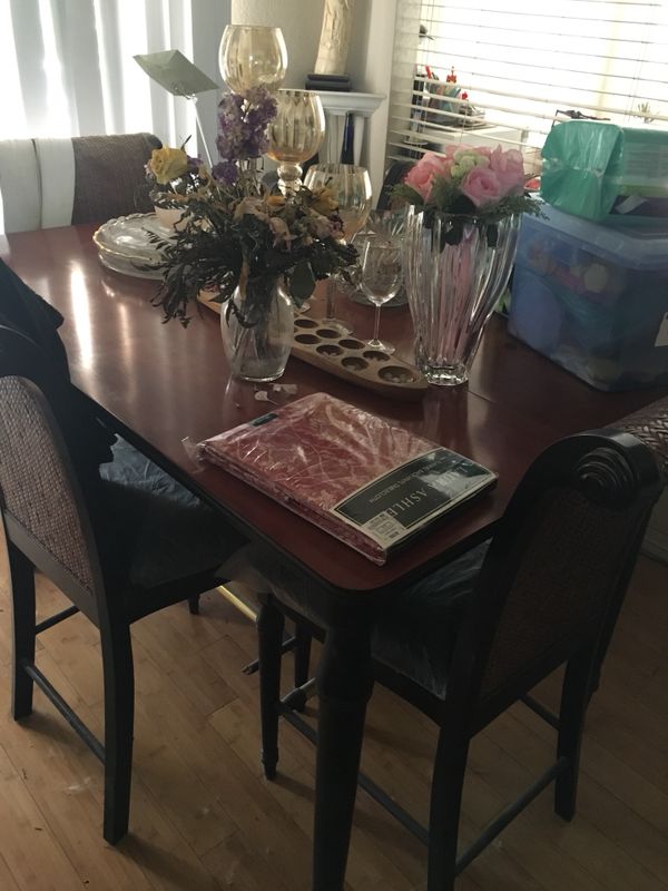 4 6 Person Dining Table For Sale In Las Vegas NV 4 6 Person Dining Table For Sale In Las Vegas NV