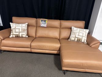 Stunning leather sectional! $1899 📲🤎✨ More colors!