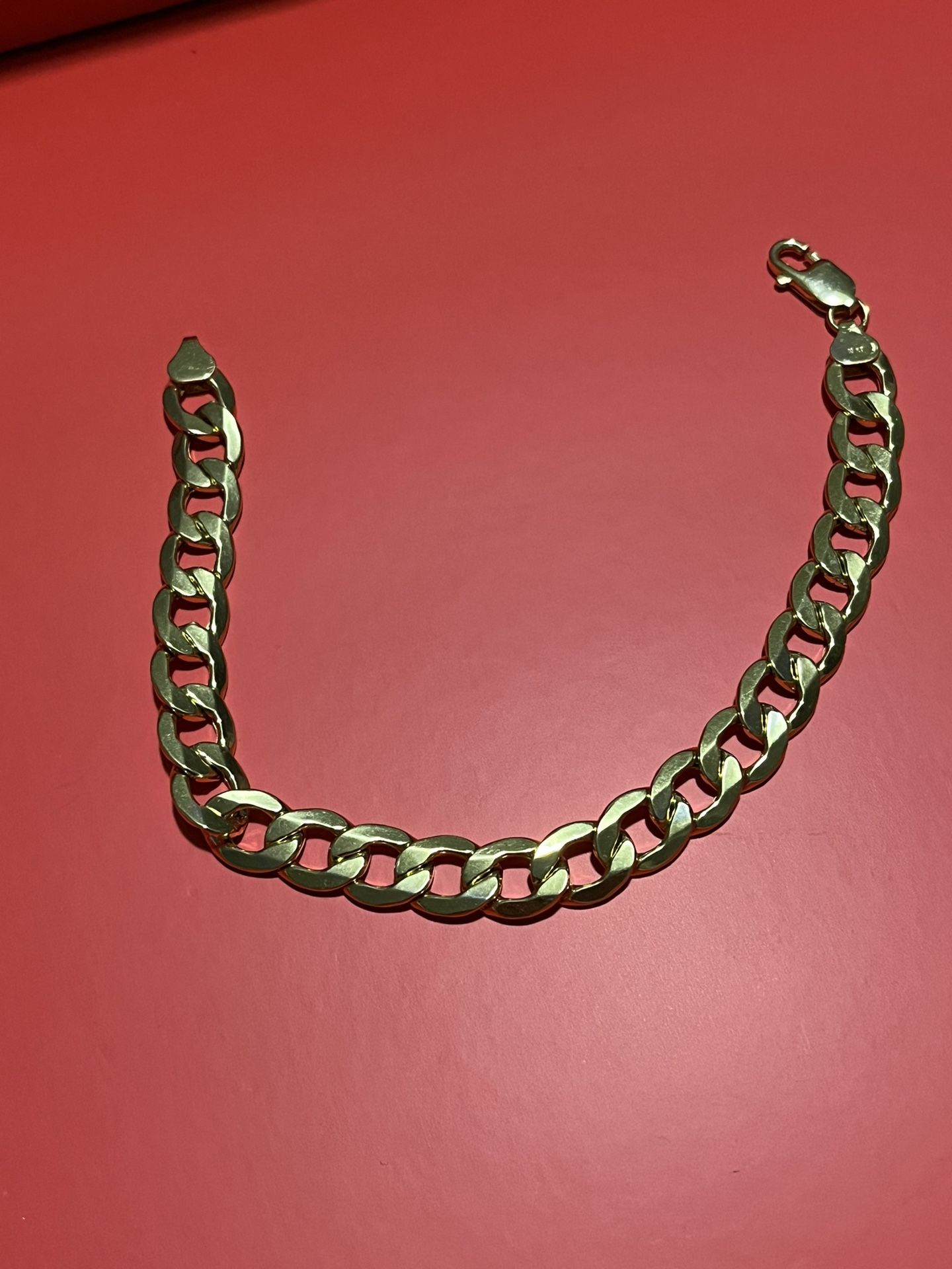 Brand New 10k Gold Curb Link Bracelet