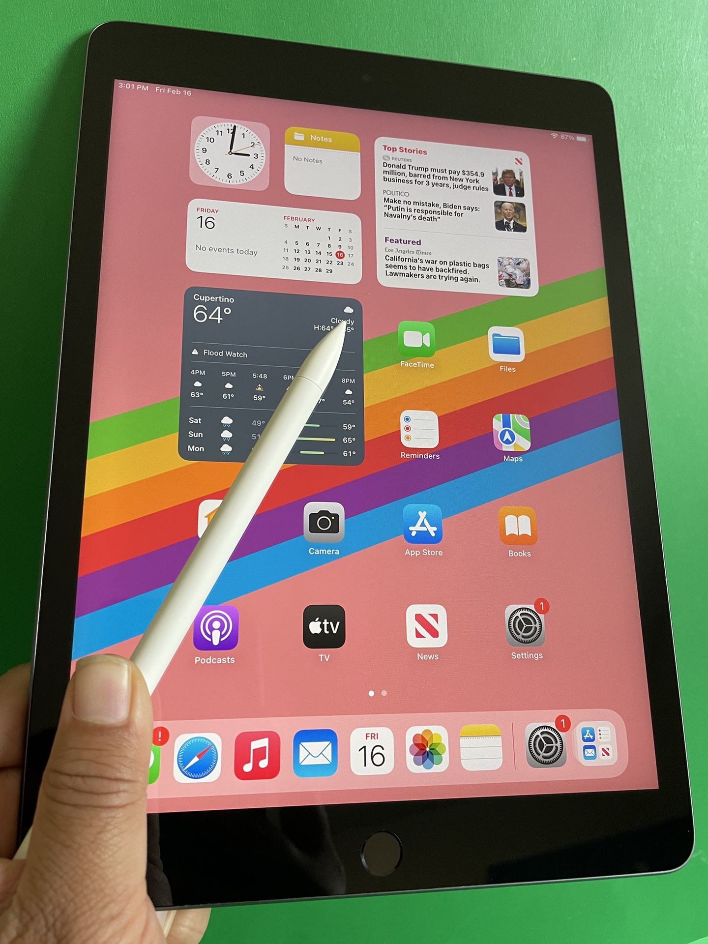 Apple IPad 8th Generation Retina /Latest IOS 17/ 2020 model