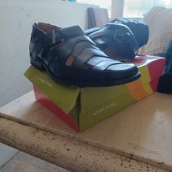 Leather NEW Man Sandles  Size 9