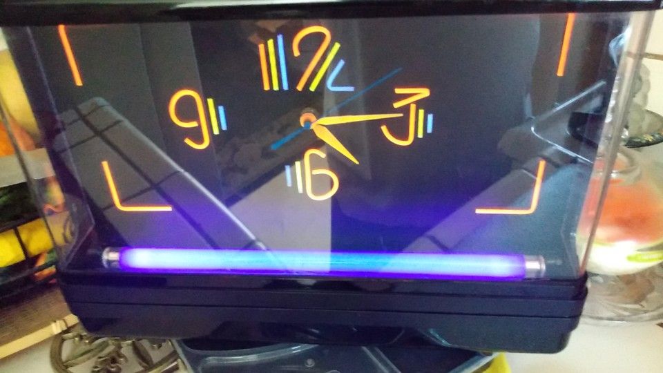 Vintage 1970s neon black light desk clock working condition 👌