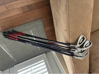 Titliest 762 irons 3 thru pw with  graphite shafts