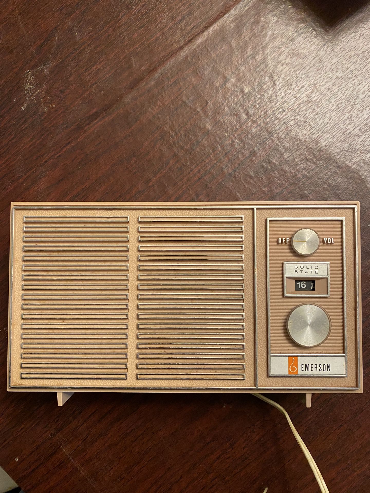 Emerson Solid State Radio Model 31T5Y