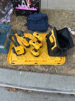 Dewalr tools set