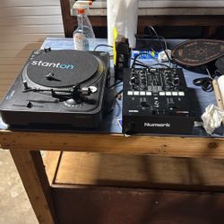 Stanton T.62 Turntable And Serato Scratch Mixer. 