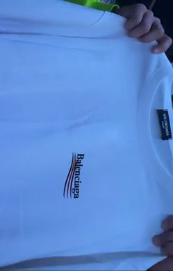 White Balenciaga tee shirt size small in men’s never worn no tag or box