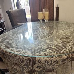 Comedor De Madera En Muy Buenas Condiciones 