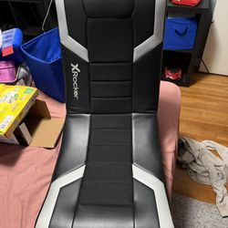 Floor Gaming Chair W/ Speakers 