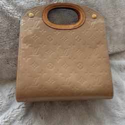 Louis Vuitton  Monogram Vernis