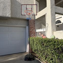 Basketball hoop