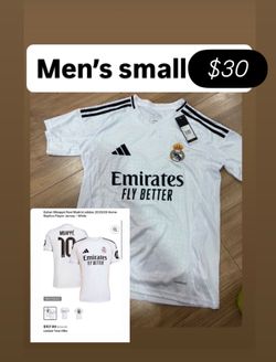 Men’s soccer jersey like new condition men’s small