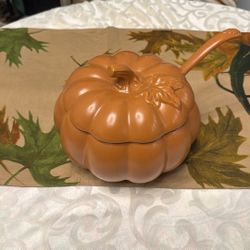 Pumpkin-shaped Soup Tureen