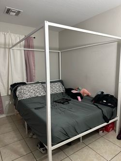 Canopy Queen Frame