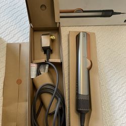 Dyson Airstrait Straightener