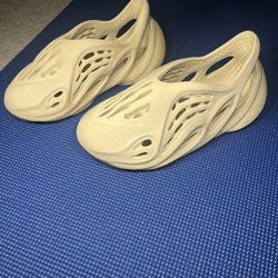 Yeezy Foam Runners 