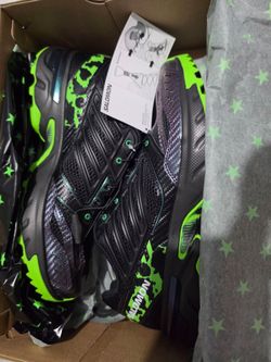 Salomon ACS Nexxt
Feid The Green Star shoes