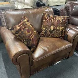 Top leather sofa，$380
