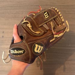 Wilson A800 infielders glove