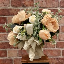 Neutral Mothers Day Floral Arrangement