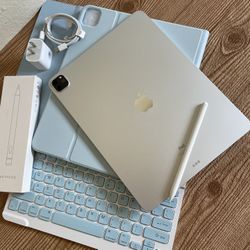iPad Pro 12.9” (2020 model) 4th Generation 512GB with  keyboard case and pen & Accessories 
