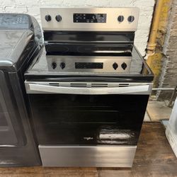 New Out Of Box Whirlpool Electric Stove Stainless Glass Top