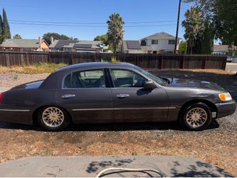 1999 Lincoln Town Car