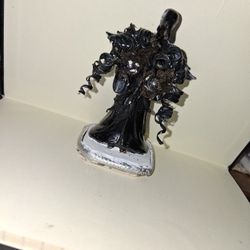 Santa Muerte Figuring 