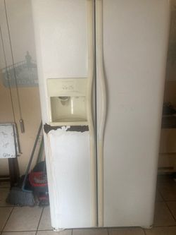 READ…refrigerator. doesn’t freeze…READ