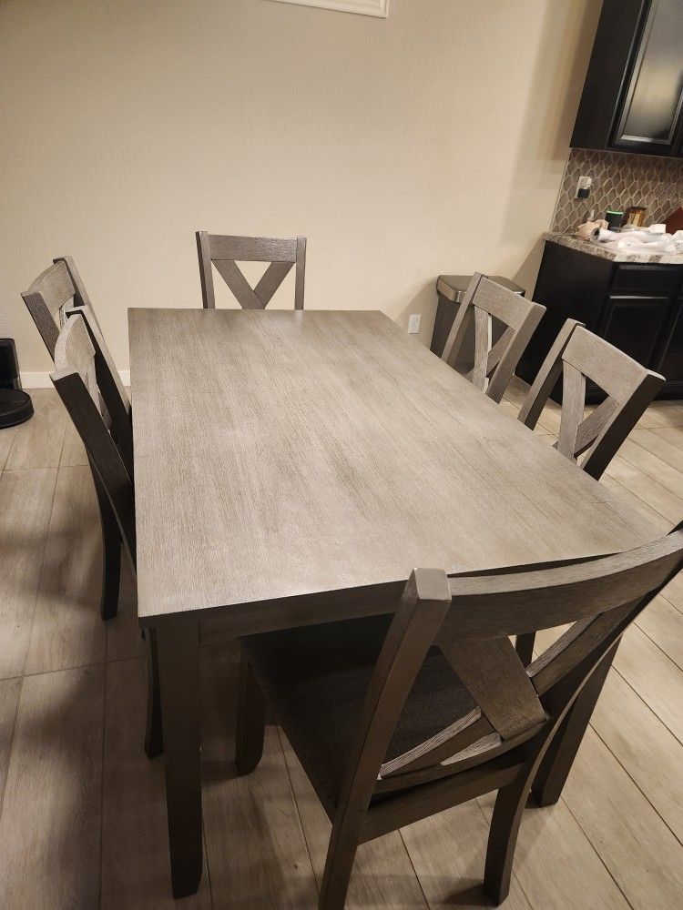 Living Spaces 6-Piece Grey Dining Set
