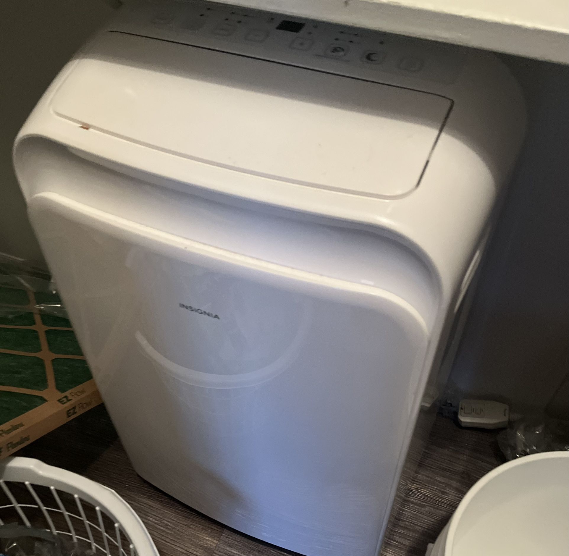 Portable  AC unit 6000 BTU W/ Remote 