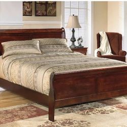 Solid Wood Sleigh Bed - Queen 